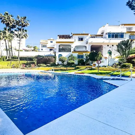 Apartment La Perla & Pool